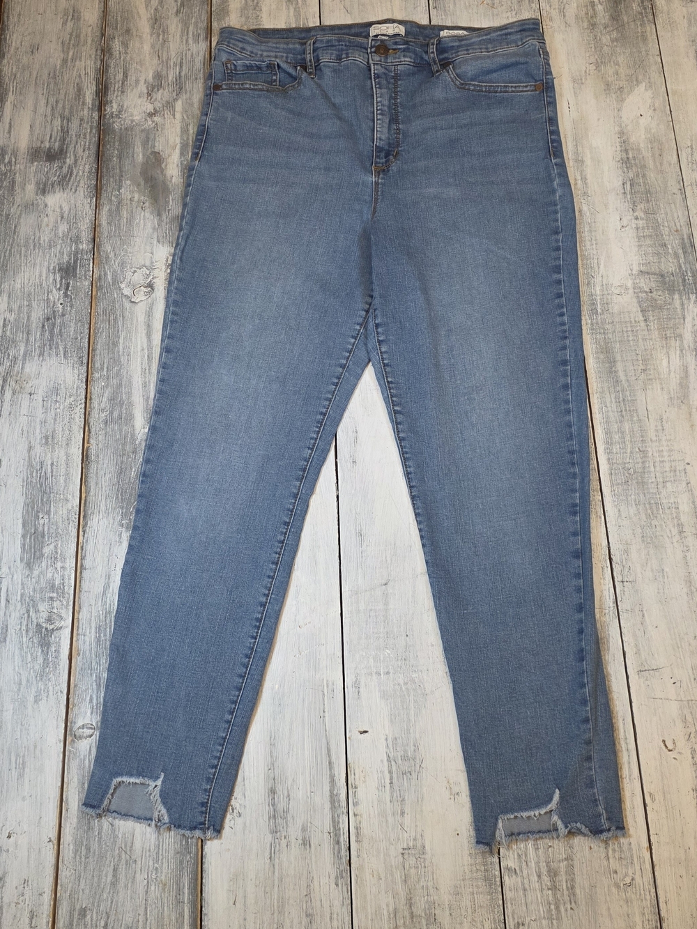 sofia by sofia vergara Light Blue Ankle Crop Jeans